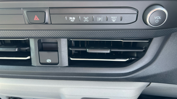 Ford Transit Custom E-320 L1 Rwd 100kW 71kWh H1 Van Limited Auto - Image 28